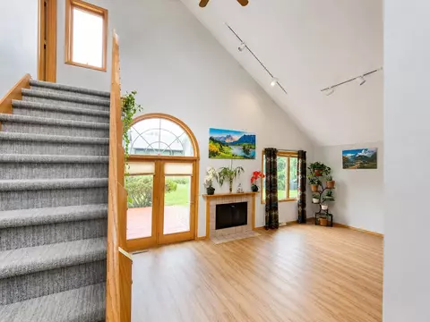 Living - 3529 N Morrison St, Appleton, WI 54911 photo 6 of 7