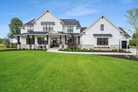 707 Blackberry Ct, Hobart, WI 54155