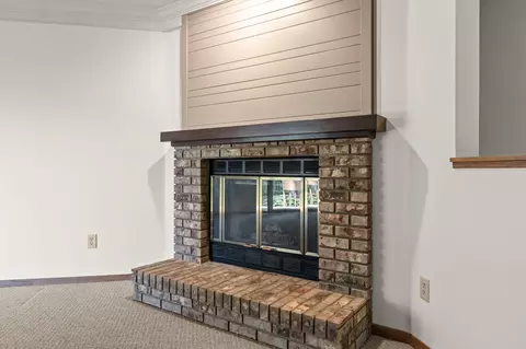 Living - 933 E Windfield Pl #A, Appleton, WI 54911 photo 2 of 4