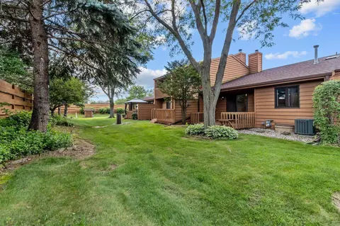Exterior - 933 E Windfield Pl #A, Appleton, WI 54911 photo 6 of 9