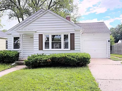 1133 Marquette Ave, Green Bay, WI 54304