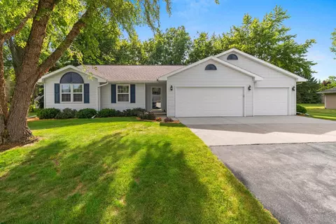3125 Woodland Reserve Ln, Green Bay, WI 54313