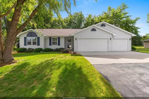3125 Woodland Reserve Ln, Green Bay, WI 54313