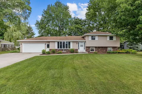 732 Manchester Rd, Neenah, WI 54956