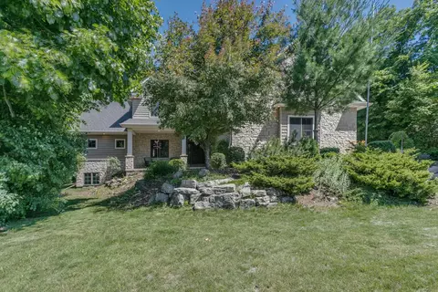 1387 Radcliff Rd, Neenah, WI 54956