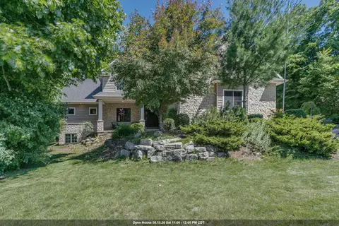 1387 Radcliff Rd, Neenah, WI 54956