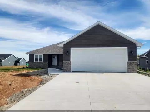 8314 Xavier Dr, Neenah, WI 54952