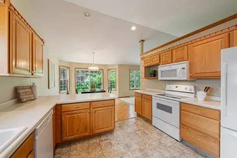 Kitchen - 1424 E Keystone Ln, Appleton, WI 54913 photo 2 of 5