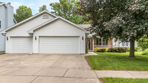 Exterior - 1424 E Keystone Ln, Appleton, WI 54913 photo 2 of 8