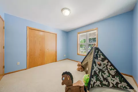 Bedroom - 1424 E Keystone Ln, Appleton, WI 54913 photo 7 of 10
