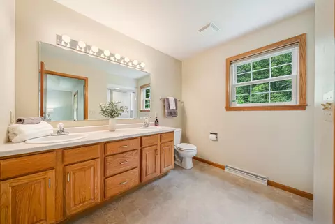 Bath - 1424 E Keystone Ln, Appleton, WI 54913 photo 1 of 4