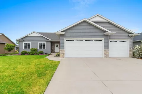 2066 W Heron Ln, Appleton, WI 54913