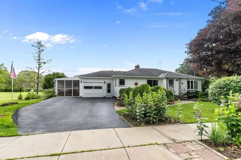 304 E Mary St, Black Creek, WI 54106