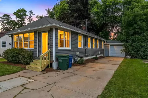 1341 Mccormick St, Green Bay, WI 54301