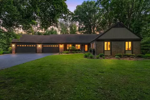 899 Pine Hill Dr, Oneida, WI 54155
