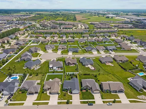 View/Area - 3627 Tulip Trl, Appleton, WI 54913 photo 3 of 9