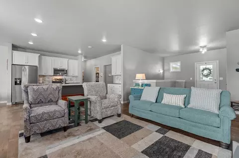 Living - 3627 Tulip Trl, Appleton, WI 54913 photo 3 of 3