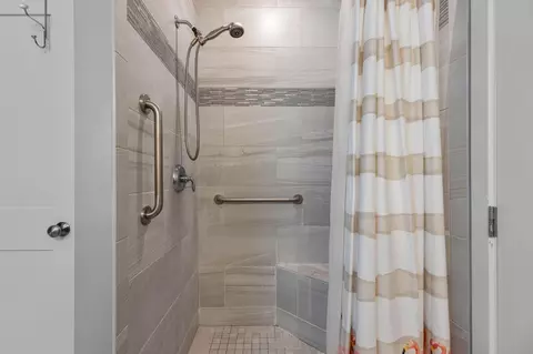 Bath - 3627 Tulip Trl, Appleton, WI 54913 photo 5 of 5
