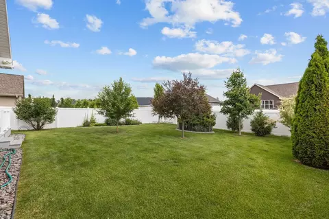 Exterior - 3627 Tulip Trl, Appleton, WI 54913 photo 11 of 24