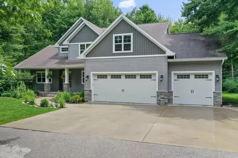 3764 Hallers Creek Rd, Suamico, WI 54313