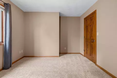 Bedroom - 151 Harrys Gtwy, Appleton, WI 54914 photo 6 of 12