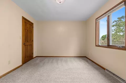 Bedroom - 151 Harrys Gtwy, Appleton, WI 54914 photo 10 of 12