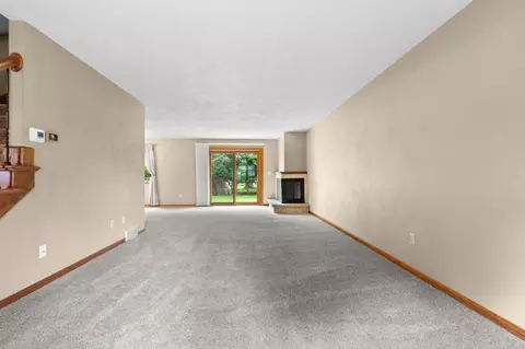 Living - 151 Harrys Gtwy, Appleton, WI 54914 photo 3 of 10