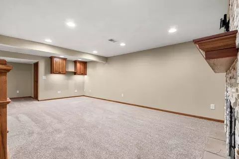 Living - 151 Harrys Gtwy, Appleton, WI 54914 photo 10 of 10