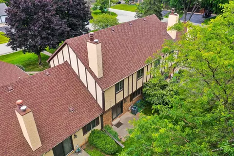 View/Area - 151 Harrys Gtwy, Appleton, WI 54914 photo 2 of 20