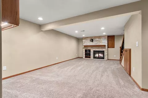 Living - 151 Harrys Gtwy, Appleton, WI 54914 photo 7 of 10