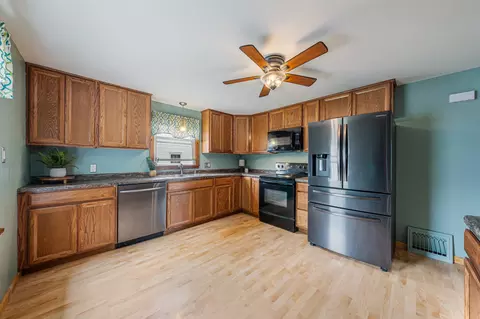 1412 W Spring St, Appleton, WI 54914 photo 3