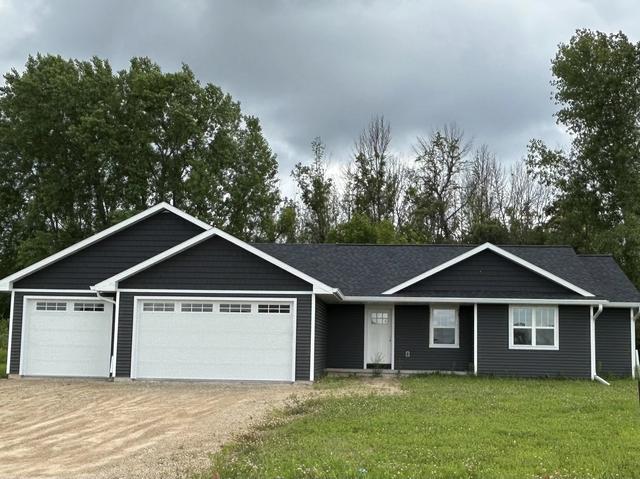 5319 Fenceline Ln, Omro, WI 54963