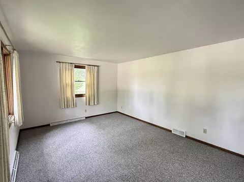 1002 E Northwood Dr, Appleton, WI 54911 photo 2