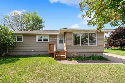 411 45th Ave, Menominee, MI 49858