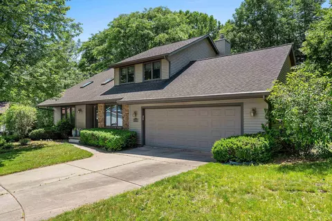 2641 Poplar Springs Cir, Green Bay, WI 54304