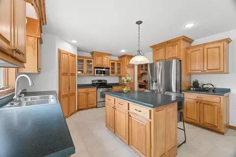 Kitchen - 4226 E Appleseed Dr, Appleton, WI 54913 photo 2 of 5