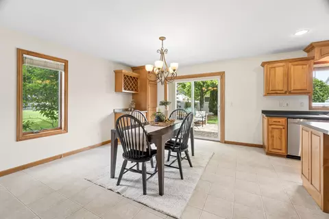 Dining - 4226 E Appleseed Dr, Appleton, WI 54913 photo 1 of 3