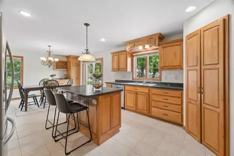 Kitchen - 4226 E Appleseed Dr, Appleton, WI 54913 photo 4 of 5