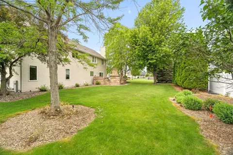 Exterior - 4226 E Appleseed Dr, Appleton, WI 54913 photo 5 of 6