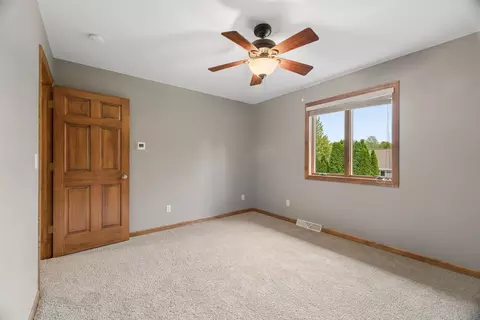 Bedroom - 4226 E Appleseed Dr, Appleton, WI 54913 photo 5 of 8