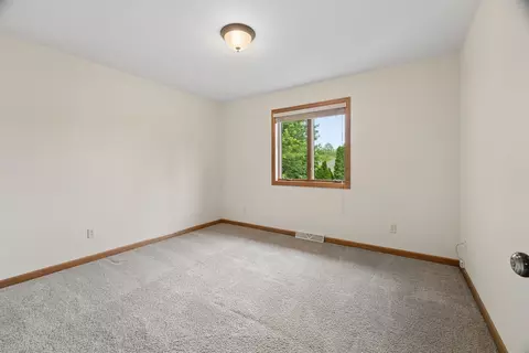 Bedroom - 4226 E Appleseed Dr, Appleton, WI 54913 photo 6 of 8