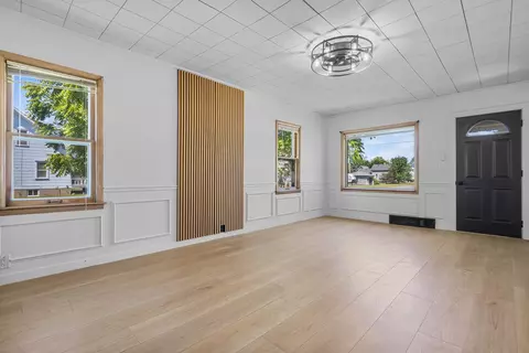 Living - 1513 28th Ave, Menominee, MI 49858 photo 3 of 4