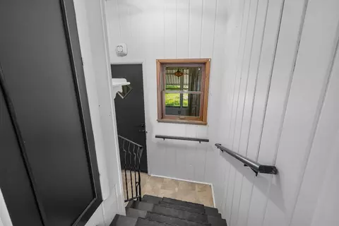 Entry Way - 1513 28th Ave, Menominee, MI 49858 photo 1 of 2
