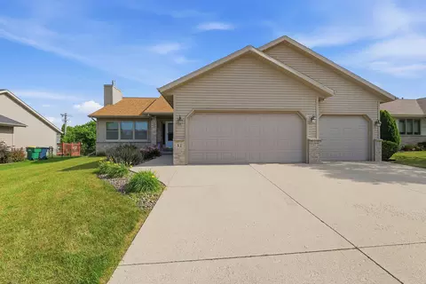 51 Yacoub Ln, Fond Du Lac, WI 54935