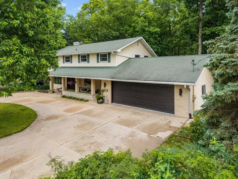 3616 E Lexington Dr, Appleton, WI 54915