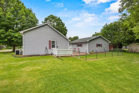 Exterior - 222 Pine St, Wrightstown, WI 54180 photo 6 of 6