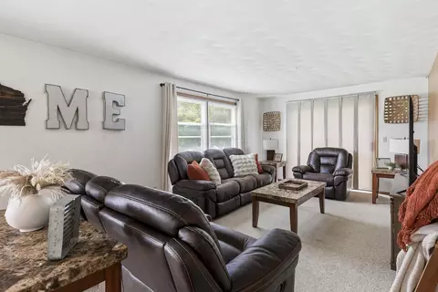 Living - 2605 W Big Bend Dr, Appleton, WI 54914 photo 3 of 5