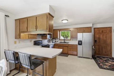 Kitchen - 2605 W Big Bend Dr, Appleton, WI 54914 photo 1 of 4