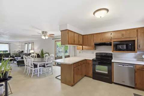 Kitchen - 2605 W Big Bend Dr, Appleton, WI 54914 photo 3 of 4