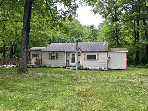 13367 Mccomb Lake Rd, Mountain, WI 54149